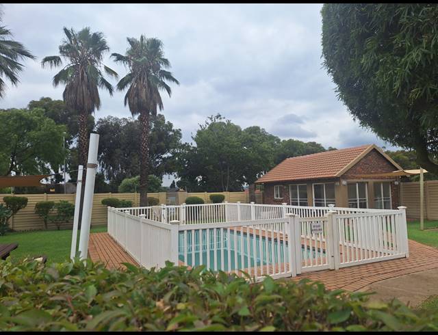 2 BEDROOM TOWNHOUSE FOR SALE IN EDEN GLEN